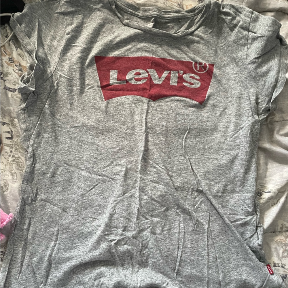 Grey Levi’s Logo Top (with bundle only)